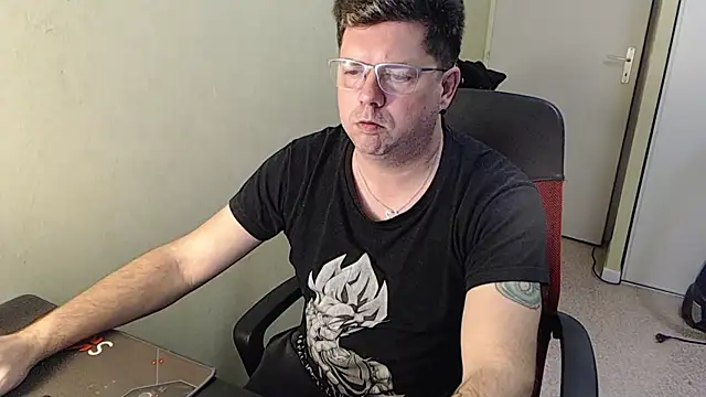 blueandwhite1 online show from 28, 1, 2025