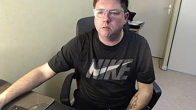 blueandwhite1 online show from 1, 2, 2025