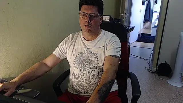 blueandwhite1 online show from 27, 9, 2025