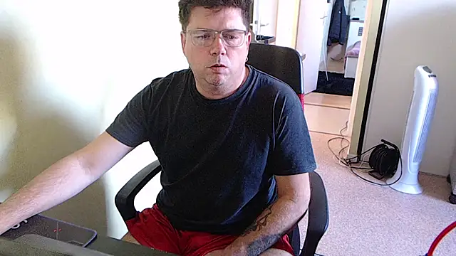 blueandwhite1 online show from 21, 10, 2025