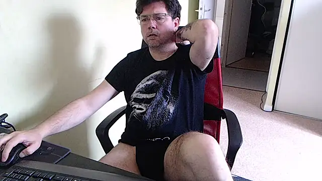 Snapshot of blueandwhite1 chatting on 7, 3, 2026 blueandwhite1 online show from 7, 3, 2026