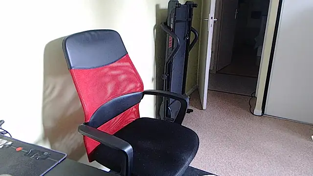 Snapshot of blueandwhite1 chatting on 31, 3, 2026 blueandwhite1 online show from 31, 3, 2026