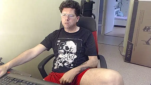 Snapshot of blueandwhite1 chatting on 11, 4, 2026 blueandwhite1 online show from 11, 4, 2026