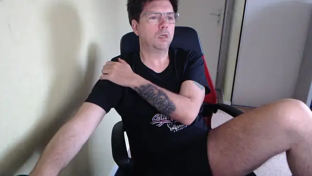 Snapshot of blueandwhite1 chatting on 18, 4, 2026 blueandwhite1 online show from 18, 4, 2026