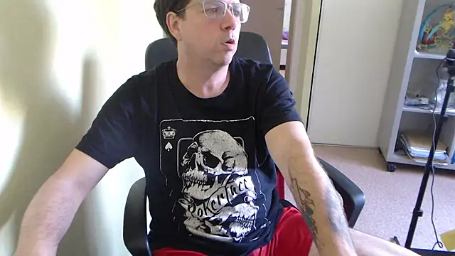 Snapshot of blueandwhite1 chatting on 23, 4, 2026 blueandwhite1 online show from 23, 4, 2026