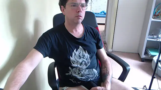 Snapshot of blueandwhite1 chatting on 28, 4, 2026 blueandwhite1 online show from 28, 4, 2026