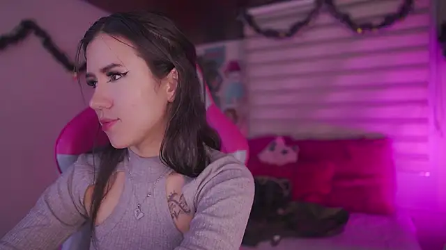 Snapshot of _chloe_moons_ chatting on 15, 12, 2025 chloe moons online show from 15, 12, 2025