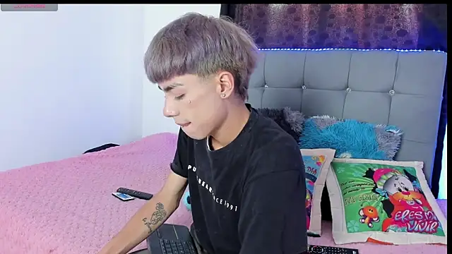 Snapshot of Playboy_Andersex chatting on 20, 10, 2025 Playboy Andersex online show from 20, 10, 2025