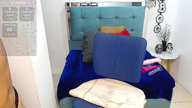 Sara f W online show from 8, 10, 2025