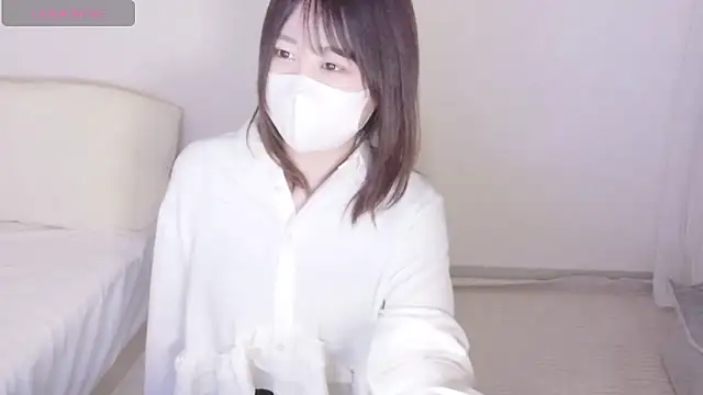 Snapshot of mi__san chatting on 7, 4, 2026 mi san online show from 7, 4, 2026