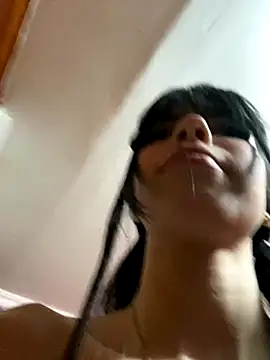 Snapshot of valentinagomez17 chatting on 25, 10, 2025 valentinagomez17 online show from 25, 10, 2025