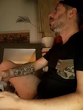 Snapshot of branletteur chatting on 15, 11, 2025 branletteur online show from 15, 11, 2025