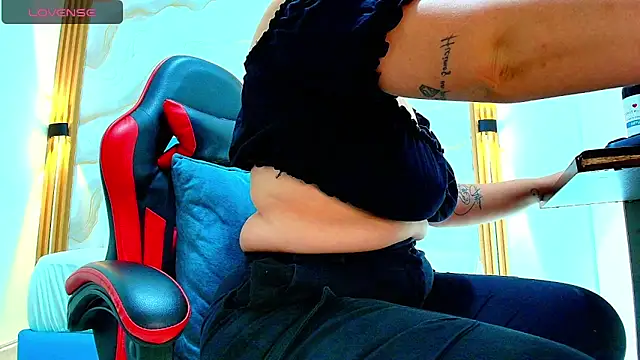 Snapshot of anapau_cooper chatting on 17, 4, 2026 anapau cooper online show from 17, 4, 2026