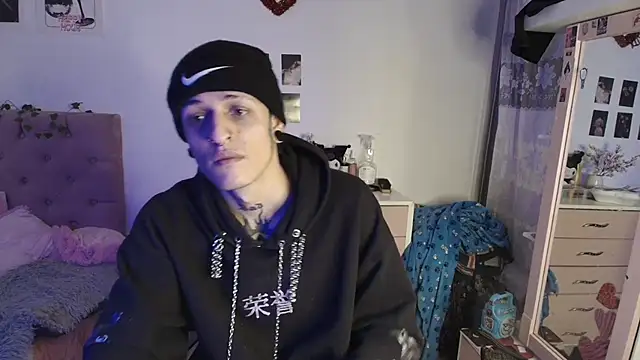 Snapshot of 2cyboy_ chatting on 8, 10, 2025 2cyboy online show from 8, 10, 2025