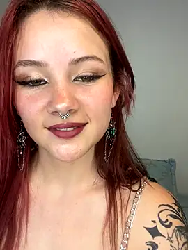 Snapshot of julse_ chatting on 28, 10, 2025 julse  online show from 28, 10, 2025