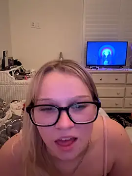 Snapshot of xoxokayy18 chatting on 7, 10, 2025 xoxokayy18 online show from 7, 10, 2025