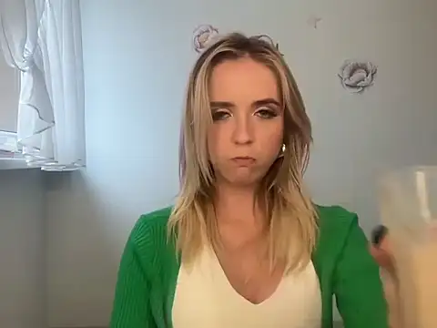 Snapshot of ClaudiaAmore chatting on 25, 9, 2025 ClaudiaAmore online show from 25, 9, 2025