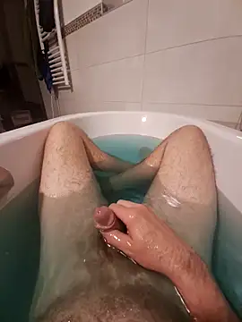 Snapshot of chrisili1986 chatting on 28, 11, 2025 chrisili1986 online show from 28, 11, 2025