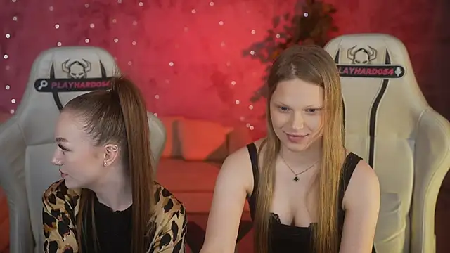 Snapshot of Ella_054 chatting on 15, 7, 2026 Ella 054 online show from 15, 7, 2026