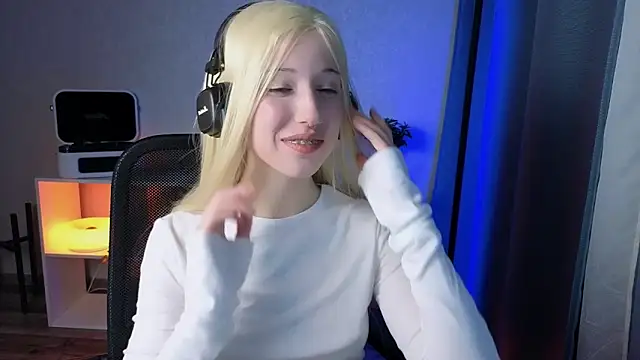 Snapshot of YukiMisa chatting on 3, 4, 2026 YukiMisa online show from 3, 4, 2026