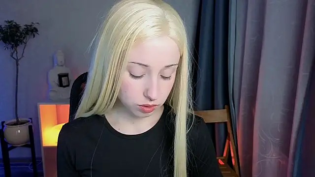 Snapshot of YukiMisa chatting on 15, 4, 2026 YukiMisa online show from 15, 4, 2026