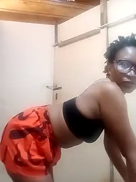 Snapshot of SexyBootie chatting on 23, 11, 2025 SexyBootie online show from 23, 11, 2025