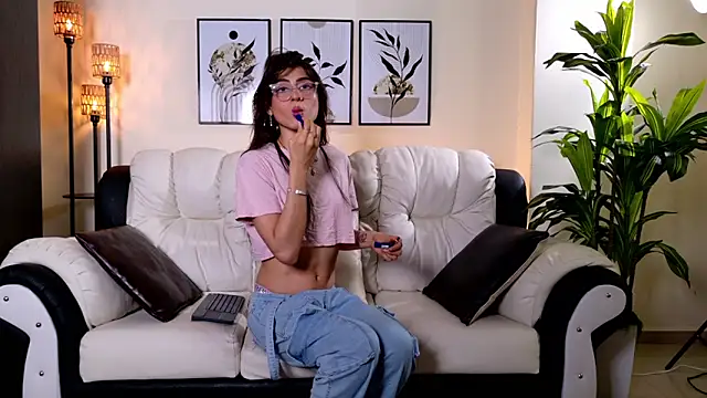 Snapshot of Violeta_Foxz chatting on 19, 6, 2026 Violeta Foxz online show from 19, 6, 2026