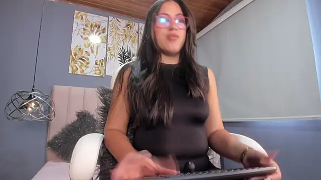 Snapshot of Karoline21 chatting on 14, 9, 2025 Karoline21 online show from 14, 9, 2025