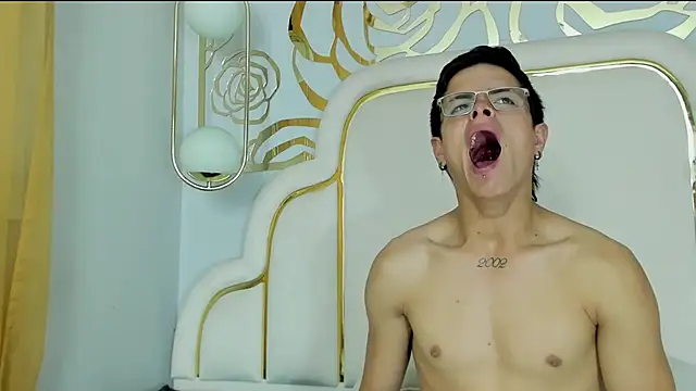 Snapshot of midnightlust_vc chatting on 1, 12, 2025 midnightlust vc online show from 1, 12, 2025