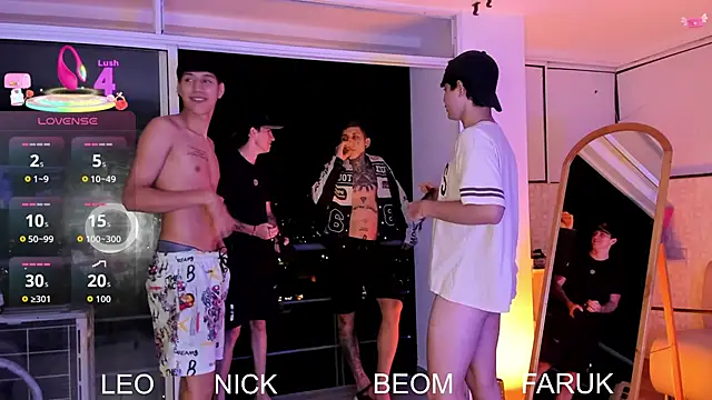 Snapshot of Handsomeboyss19 chatting on 9, 9, 2025 Handsomeboyss19 online show from 9, 9, 2025