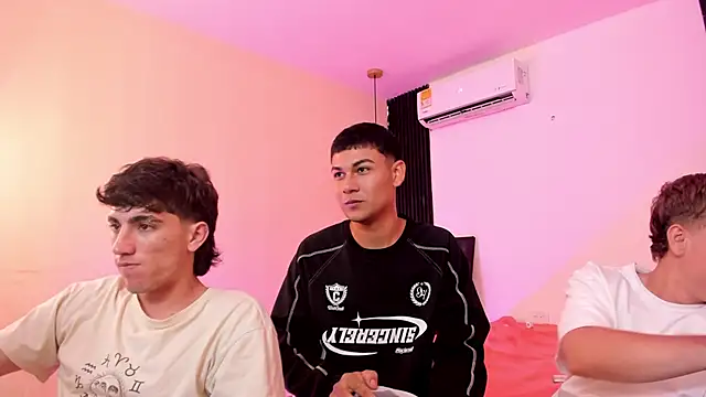 Handsomeboyss19 online show from 3, 2, 2026