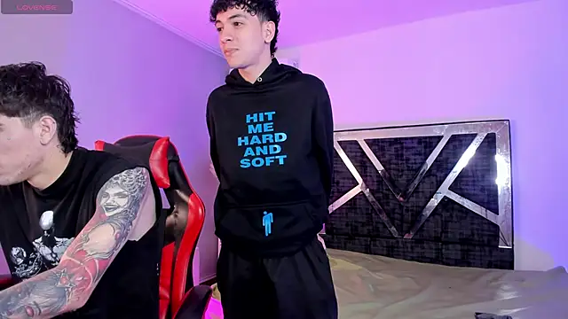 Snapshot of Handsomeboyss19 chatting on 21, 4, 2026 Handsomeboyss19 online show from 21, 4, 2026