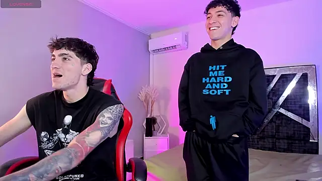 Snapshot of Handsomeboyss19 chatting on 21, 4, 2026 Handsomeboyss19 online show from 21, 4, 2026