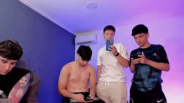 Snapshot of Handsomeboyss19 chatting on 26, 6, 2026 Handsomeboyss19 online show from 26, 6, 2026