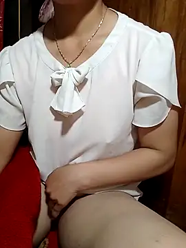 Snapshot of hera-00 chatting on 6, 10, 2025 hera-00 online show from 6, 10, 2025