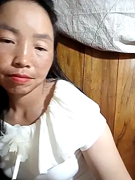 Snapshot of hera-00 chatting on 12, 10, 2025 hera-00 online show from 12, 10, 2025