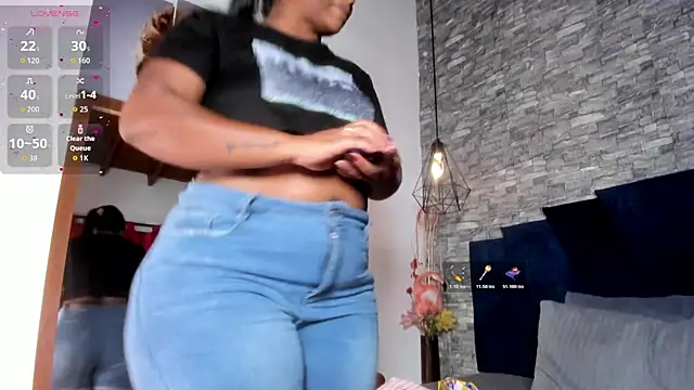 Snapshot of Emily_Brown18 chatting on 19, 3, 2026 Emily Brown18 online show from 19, 3, 2026