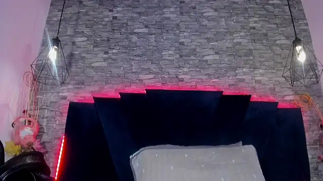 Snapshot of Emily_Brown18 chatting on 16, 4, 2026 Emily Brown18 online show from 16, 4, 2026