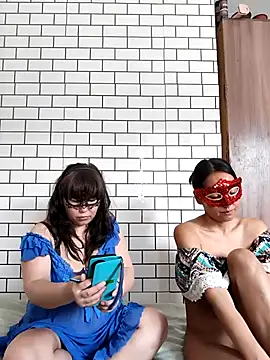 Snapshot of Luu-Lii777 chatting on 8, 4, 2026 Luu-Lii777 online show from 8, 4, 2026