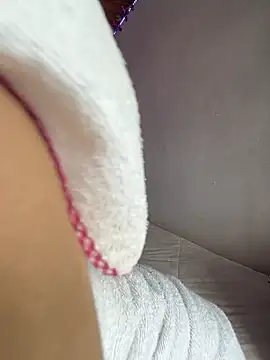 Mia salinass online show from 15, 12, 2025