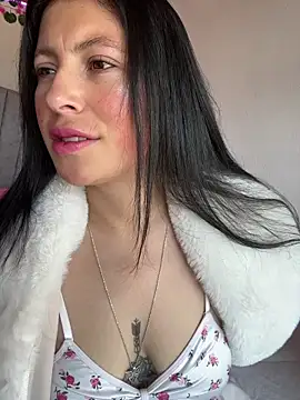 Mia salinass online show from 5, 2, 2026