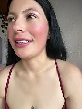 Mia salinass online show from 5, 6, 2026