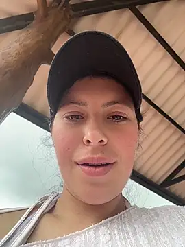 Snapshot of Mia_salinass chatting on 5, 7, 2026 Mia salinass online show from 5, 7, 2026