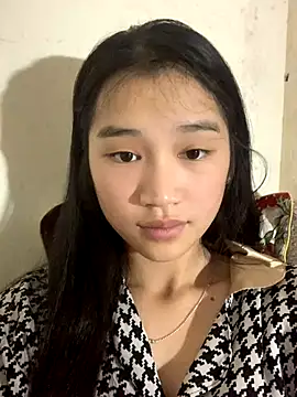 Snapshot of -Lie-06 chatting on 8, 11, 2025 -Lie-06 online show from 8, 11, 2025