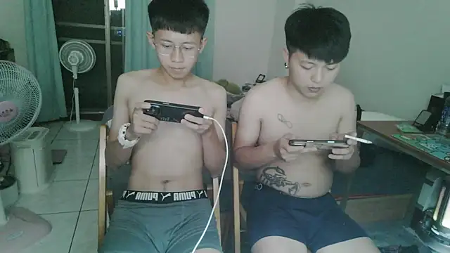 Snapshot of zhu000000 chatting on 19, 4, 2026 zhu000000 online show from 19, 4, 2026