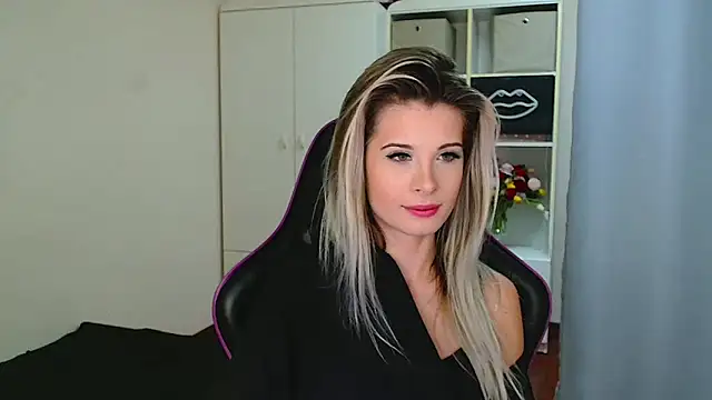 KristineGlow online show from 7, 1, 2026