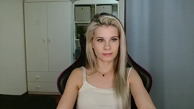 KristineGlow online show from 16, 4, 2026