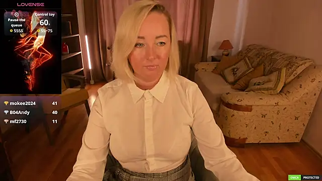 Snapshot of sexmom8 chatting on 12, 7, 2026 sexmom8 online show from 12, 7, 2026