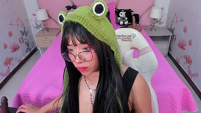 Snapshot of SafiroAgataaa chatting on 26, 10, 2025 SafiroAgataaa online show from 26, 10, 2025