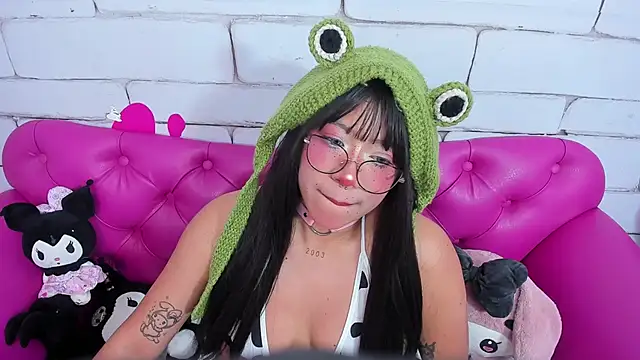 Snapshot of SafiroAgataaa chatting on 4, 11, 2025 SafiroAgataaa online show from 4, 11, 2025